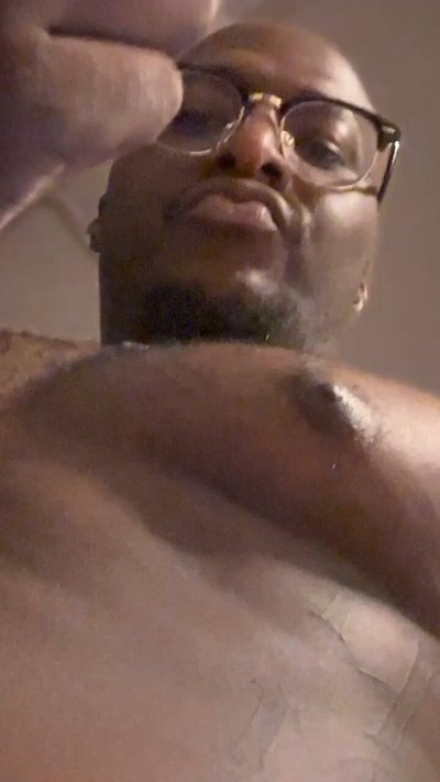 Watch Big Papa 🐻's leaked NSFW video on TwXstars
