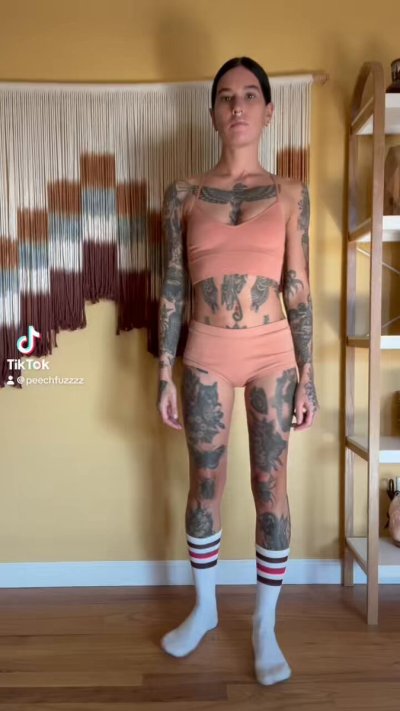 Watch Peechfuzzzz's leaked NSFW video on TwXstars