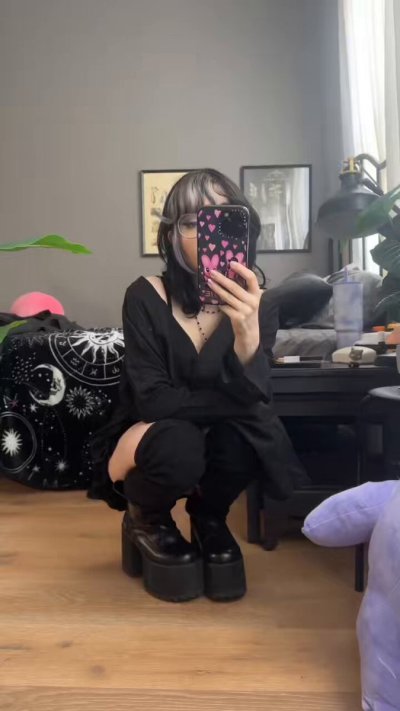 Watch huni 🍯's leaked NSFW video on TwXstars