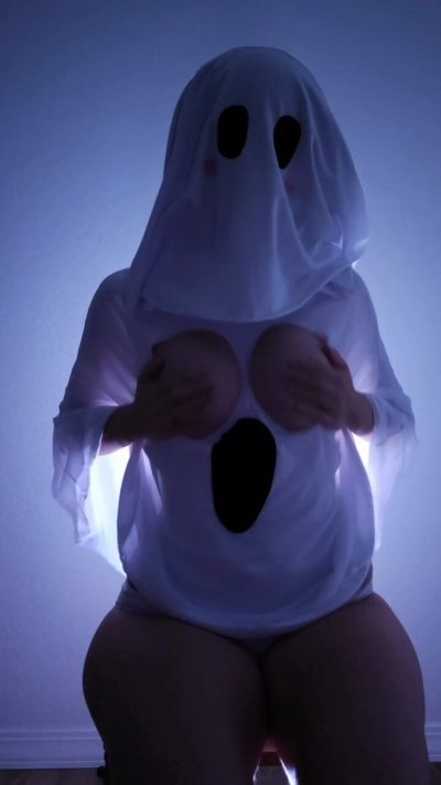 Watch SkyexSummers's leaked NSFW video on TwXstars