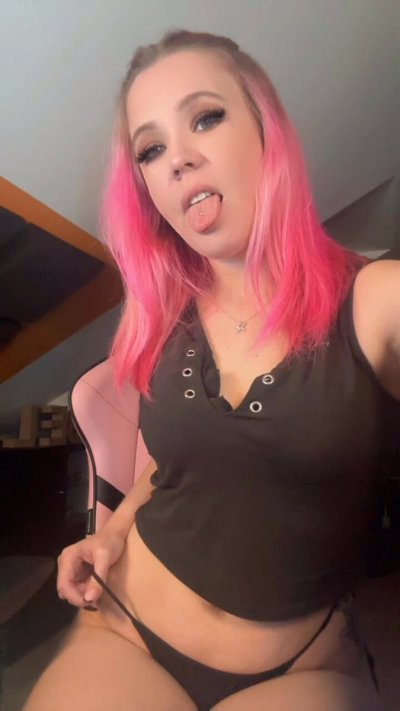 Watch Maya Maibach's leaked NSFW video on TwXstars