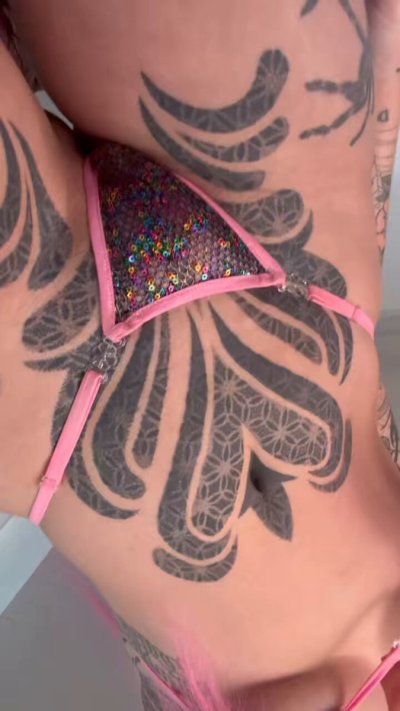 Watch Arachnie X's leaked NSFW video on TwXstars