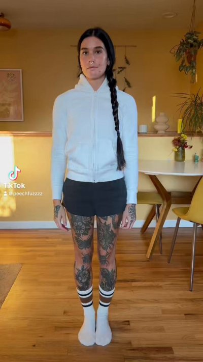 Watch Peechfuzzzz's leaked NSFW video on TwXstars