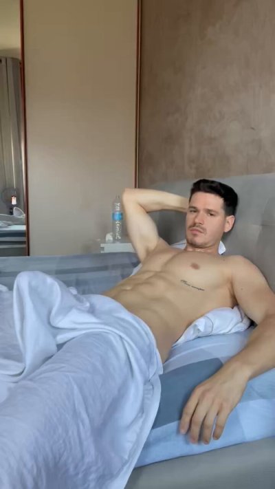 Watch Hunk Marc's leaked NSFW video on TwXstars