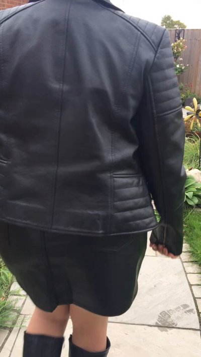 Watch Curvy Claire's leaked NSFW video on TwXstars