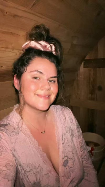 Watch hunnie_bunns's leaked NSFW video on TwXstars