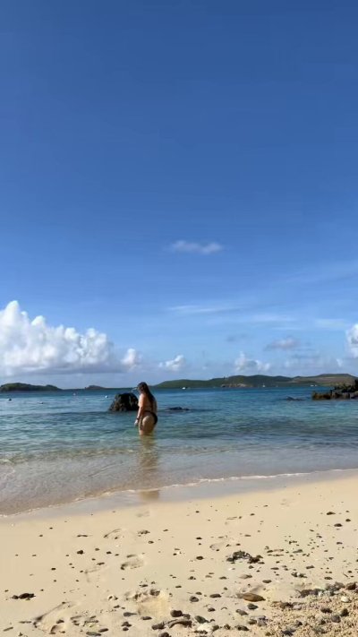 Watch hunnie_bunns's leaked NSFW video on TwXstars