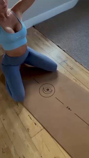 Watch Zara's leaked NSFW video on TwXstars