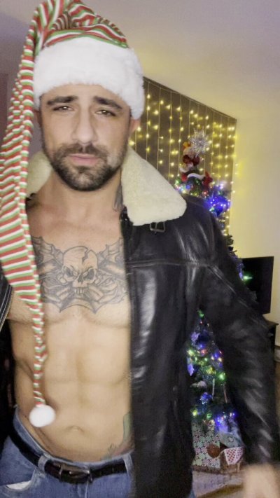 Watch Ryan Bones's leaked NSFW video on TwXstars