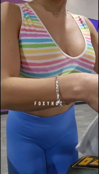 Watch Foxyhot's leaked NSFW video on TwXstars