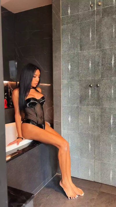 Watch Sexymos's leaked NSFW video on TwXstars