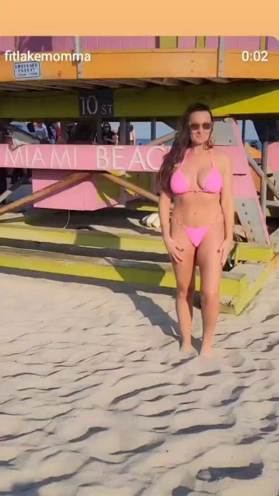 Watch FitLakeMomma 🦋 6️⃣7️⃣K's leaked NSFW video on TwXstars