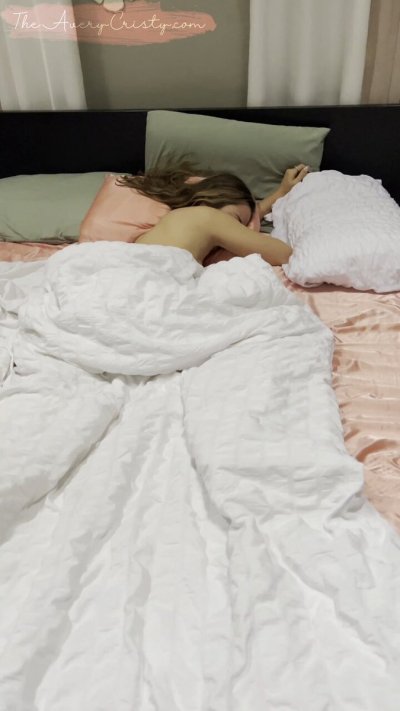 Watch Avery Cristy's leaked NSFW video on TwXstars