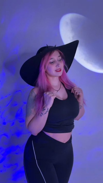 Watch LunaticalWitch's leaked NSFW video on TwXstars