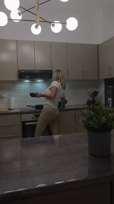 Watch Candy Samira's leaked NSFW video on TwXstars