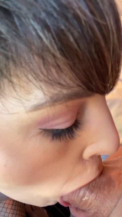 Watch Hannah's leaked NSFW video on TwXstars