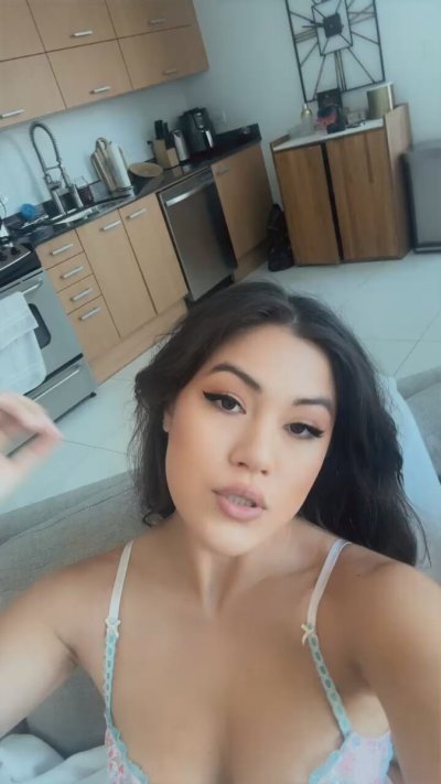 Watch kendraspade.com's leaked NSFW video on TwXstars