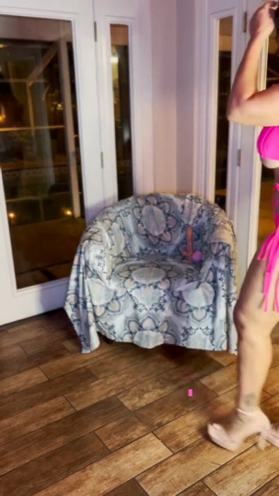 Watch queenroguexxx1's leaked NSFW video on TwXstars