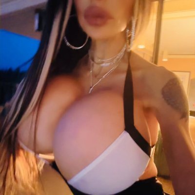 Watch Danielle Derek's leaked NSFW video on TwXstars