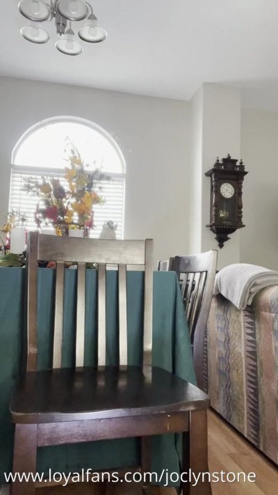 Watch Curvy MILF Joclyn Stone's leaked NSFW video on TwXstars