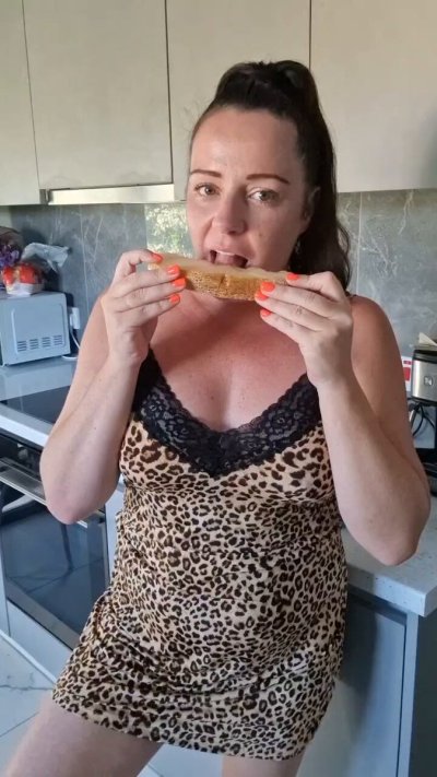 Watch MrsNicole's leaked NSFW video on TwXstars