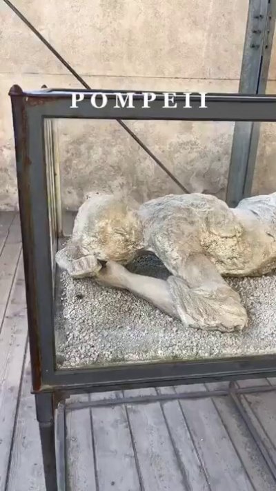 Watch internet hall of fame's leaked NSFW video on TwXstars