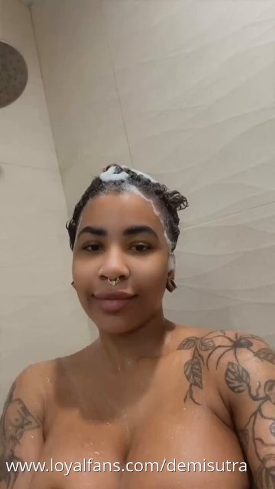 Watch 🎀 Demi 🦇's leaked NSFW video on TwXstars