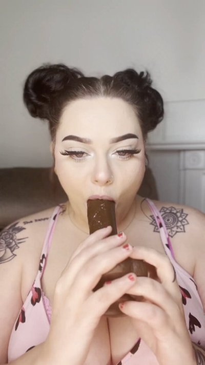 Watch Throcahontas💦's leaked NSFW video on TwXstars