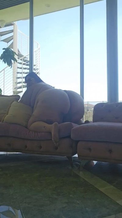 Watch Crystal Blue 420's leaked NSFW video on TwXstars