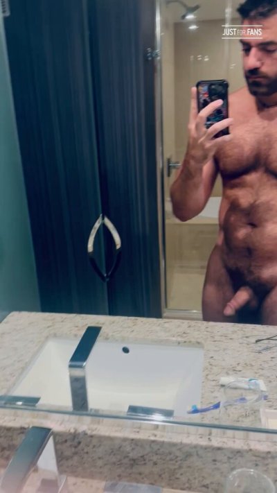 Watch TheGayGaston 🧔🏻‍♂️🌈's leaked NSFW video on TwXstars