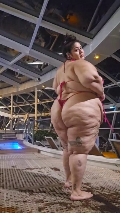 Watch Crystal Blue 420's leaked NSFW video on TwXstars