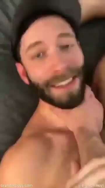 Watch Czech Hunter 415k's leaked NSFW video on TwXstars