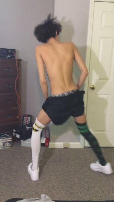 Watch idgafer's leaked NSFW video on TwXstars