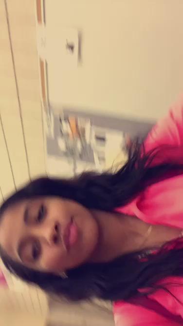 Watch Pretty Girl's leaked NSFW video on TwXstars