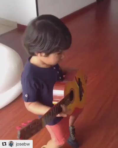 Watch Shakira's leaked NSFW video on TwXstars