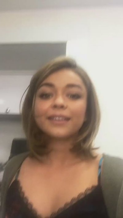 Watch Sarah Hyland's leaked NSFW video on TwXstars