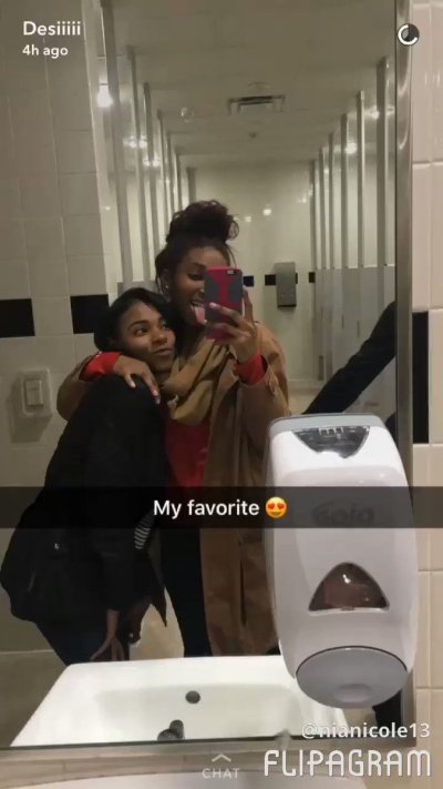 Watch 🐛's leaked NSFW video on TwXstars