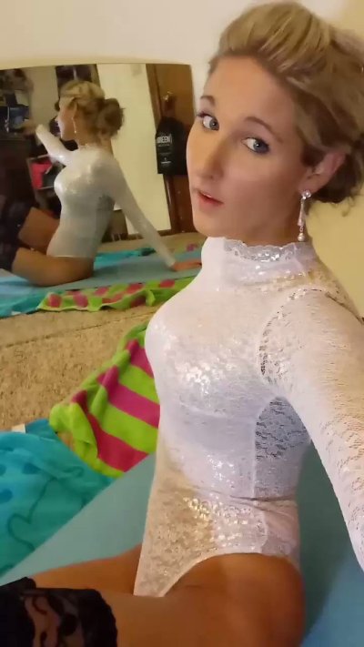 Watch Honey🎉's leaked NSFW video on TwXstars