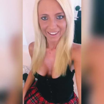 Watch Daynia's leaked NSFW video on TwXstars