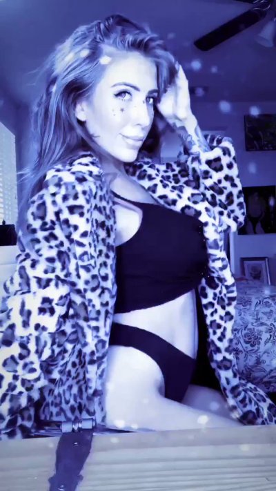 Watch Coconut Kitty's leaked NSFW video on TwXstars