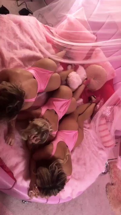 Watch Tahlia Paris's leaked NSFW video on TwXstars