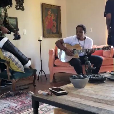 Watch Leon Thomas's leaked NSFW video on TwXstars