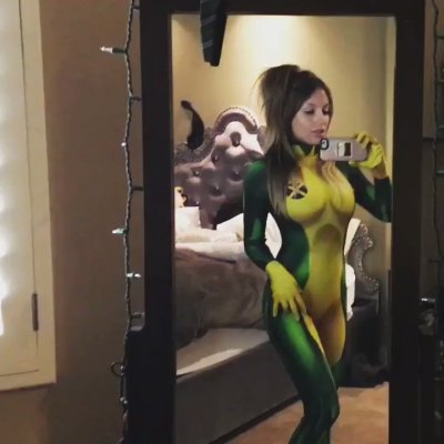 Watch Liz Katz's leaked NSFW video on TwXstars