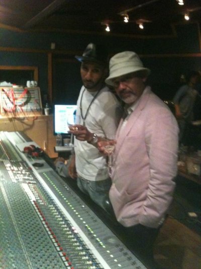 Watch SWIZZ BEATZ's leaked NSFW photo on TwXstars