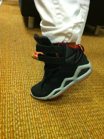 Watch SWIZZ BEATZ's leaked NSFW photo on TwXstars