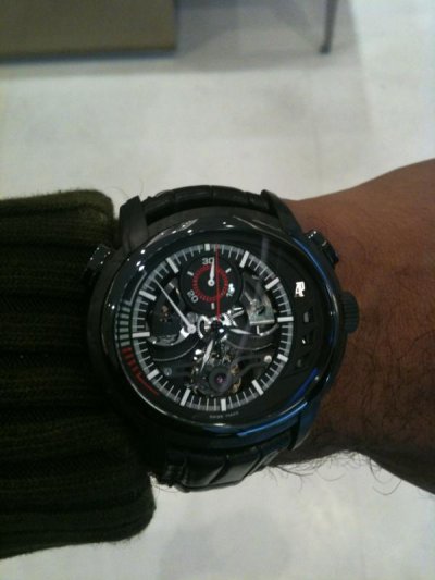 Watch SWIZZ BEATZ's leaked NSFW photo on TwXstars