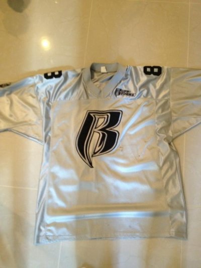 Watch SWIZZ BEATZ's leaked NSFW photo on TwXstars