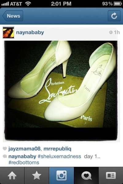 Watch Dee's leaked NSFW photo on TwXstars