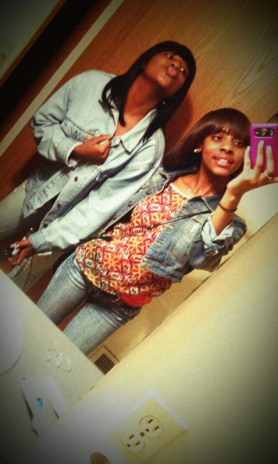 Watch Niya's leaked NSFW photo on TwXstars