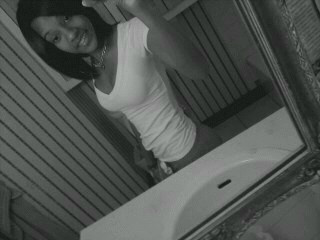 Watch D✨'s leaked NSFW photo on TwXstars